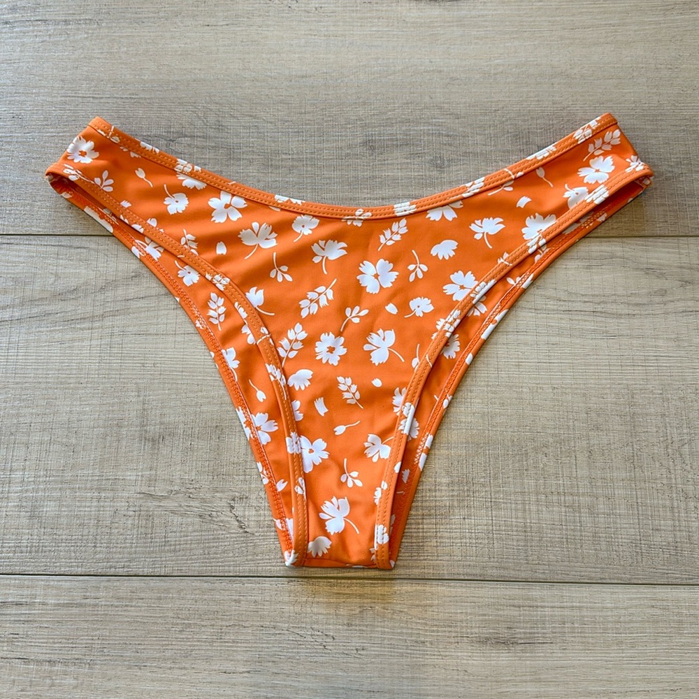White and orange floral zaful cheeky bathing suit bottoms, size large
